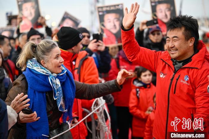 攀上航海珠峰的独臂船长徐京坤：把航海梦想撒