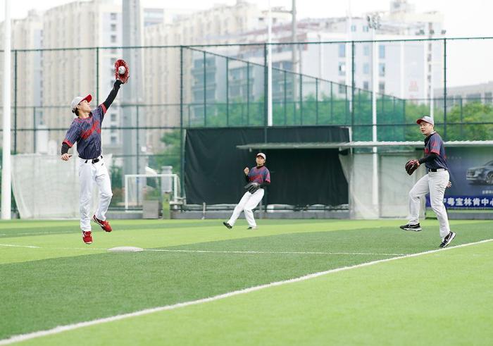 熊猫杯慢投垒球企业联赛分站赛圆满收官：88站分