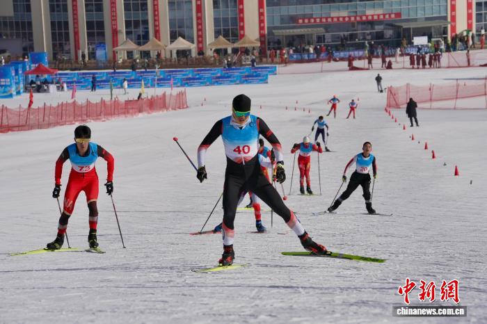 全国越野滑雪青少年赛在固原开赛 内蒙古选手首