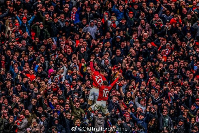 曼联新援谢什科头球破门，库尼亚助攻助球队逆