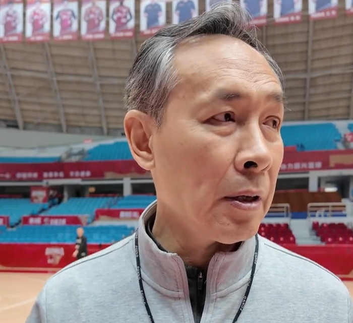 北京男篮迎战浙江男篮 赵睿状态火热周琦罚球攻