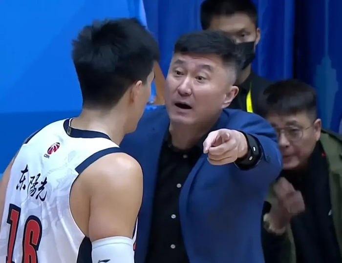 徐昕20分9篮板掀翻辽宁 曾被广东弃用的巨塔逆袭