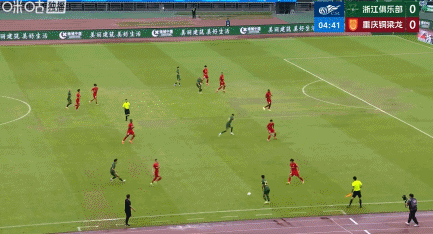 浙江0-1重庆铜梁龙 米特里策两次揪头发遭红牌罚