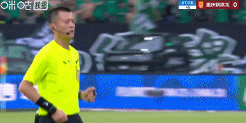 浙江0-1重庆铜梁龙 米特里策两次揪头发遭红牌罚