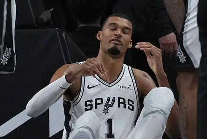 文班脑震荡伤退马刺G3出战存疑 系列赛前景受阻